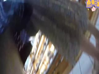 [偷拍]@ ?:超市尾随[狂拍！年轻美女裙底春光全泄露